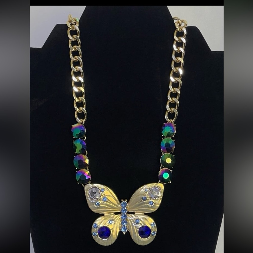 BETSEY JOHNSON Buggin’ Out Butterfly Crystal-Studded Statement Necklace NEW NWT